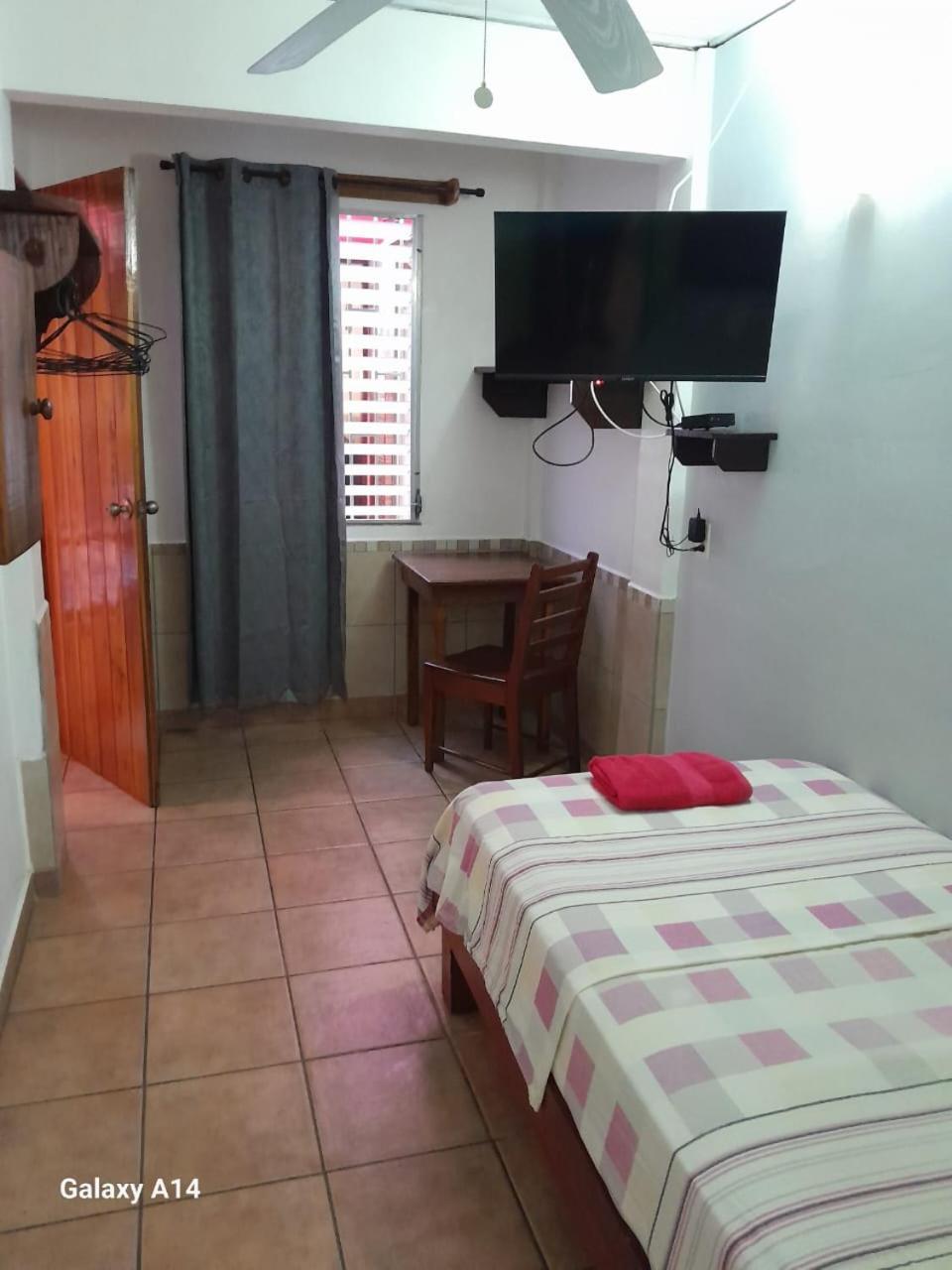 Hostal Hansi Bocas del Toro Zewnętrze zdjęcie